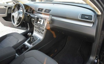 Volkswagen Passat B7 Variant 2.0 TDI CR DPF BlueMotion 140KM 2014 Volkswagen Passat 2.0TDI 4x4 Navi 2 KPL KOL Oryginal lakier Grzane FoteleS, zdjęcie 29