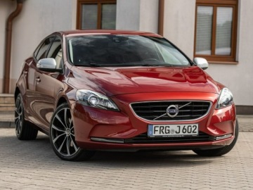 Volvo V40 II Hatchback 2.0 D4 177KM 2012 Volvo V40 Kinetic 2.0d 177KM Manual ! Serwisowany, zdjęcie 3
