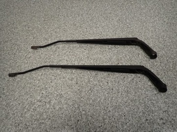 TOYOTA COROLLA E12 02- РЫЧАГ ПЕРЕДНЕГО СТЕКЛА ЛЕВЫЙ ИЛИ ПРАВЫЙ