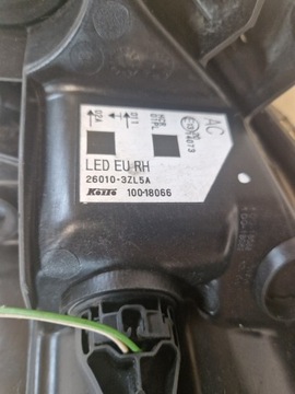 NISSAN PULSAR FULL LED SVĚTLO PRAVÁ PŘEDNÍ ORIG. 26010 3ZL5A