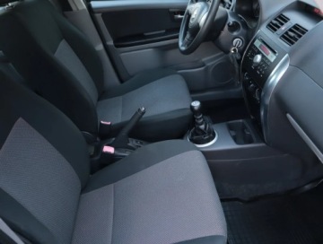 Suzuki SX4 I Hatchback 1.9 DDiS 120KM 2007 Suzuki SX4 1.9 DDiS, 4X4, Klima,ALU, zdjęcie 8
