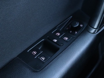 Volkswagen Passat B7 Variant 1.6 TDI CR DPF BlueMotion 105KM 2011 VW Passat 1.6 TDI, Navi, Klima, Klimatronic, zdjęcie 17