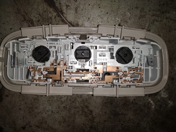 FORD KUGA MK1 LAMPA OSVĚTLENÍ POLSTROVÁNÍ