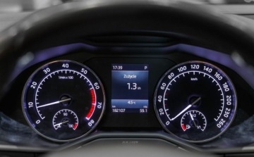 Skoda Superb III Liftback 2.0 TSI 280KM 2018 Skoda Superb 2.0 TSI 4x4 Ambition DSG 2.0 Benzyna 280KM, zdjęcie 4