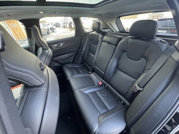 Volvo XC60 II 2023 Volvo XC 60 B5 AWD | Ultimate Dark | Mild Hybrid |, zdjęcie 27