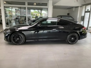 Mercedes CLE Coupe 2.0 300 258KM 2026 300 4M Pakiet AMG Premium + Dach panoramiczny + Night + Burmester, zdjęcie 2