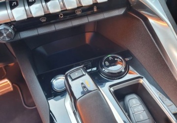 Peugeot 3008 II Crossover 1.2 PureTech 130KM 2019 Peugeot 3008 CrossWay Kamera Serwis GetHelp 1.2 Benzyna 130KM, zdjęcie 16