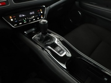 Honda HR-V II SUV 1.5 i-VTEC 130KM 2016 Honda HR-V Elegance PDC grzane fotele klima-auto., zdjęcie 24