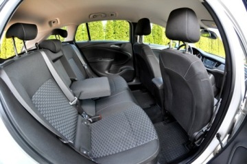 Opel Astra K Sports Tourer 1.0 Turbo 105KM 2017 Opel Astra Sports Tourer 1.0 105 KM Climatronic, zdjęcie 9