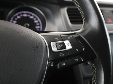 Volkswagen Golf VII Variant 1.4 TSI BlueMotion Technology 125KM 2016 Volkswagen Golf Comfortline PDC grzane fotele, zdjęcie 27