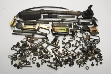 YAMAHA FZS FAZER 600 02-03 БОЛТЫ ВИНТЫ