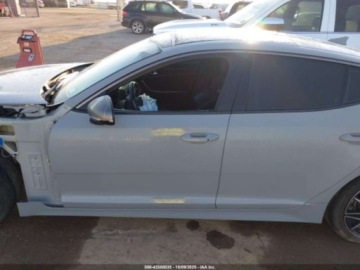 Kia Stinger 2022 Kia Stinger Gt-Line 2022 2.5 Benzyna 300KM, zdjęcie 2