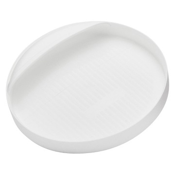 Пластиковый кувшин объемом 1,5 литра с крышкой.