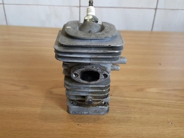 HUSQVARNA 236 CYLINDER TŁOK KOMPLET