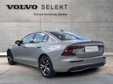 Volvo S60 III Sedan Facelifting 2.0 B4 197KM 2023 Volvo S60 B4 B Ultimate Dark Head up Panorama Akty, zdjęcie 2