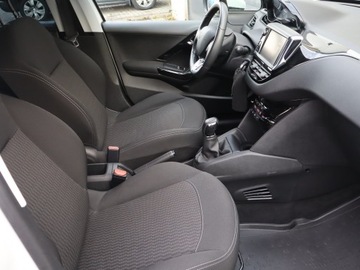 Peugeot 208 I Hatchback 5d Facelifting 1.2 PureTech 82KM 2019 Peugeot 208 1.2 PureTech, Salon Polska, zdjęcie 8