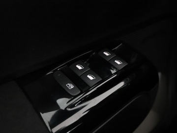 Citroen C3 III Hatchback 1.2 PureTech 82KM 2017 Citroen C3 Shine grzane fotele PDC LED tempomat, zdjęcie 34