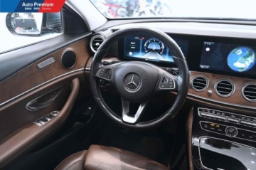 Mercedes Klasa E W213 Limuzyna 2.0 220d 194KM 2016 Mercedes-Benz Klasa E FV23Aktywny Asystent ParkowaniaZawieszenie Komfortowe, zdjęcie 14
