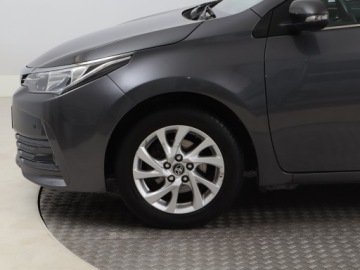 Toyota Corolla XI Sedan Facelifting 1,6 Valvematic 132KM 2018 Toyota Corolla 1.6 Valvematic, Salon Polska, zdjęcie 14
