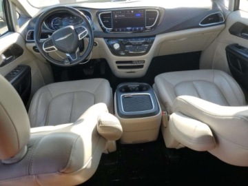 Chrysler Pacifica II 2021 Chrysler Pacifica 2021 Chrysler Pacifica Hybrid Touring L 3.6 Hybryda 260KM, zdjęcie 7
