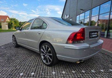 Volvo S60 I 2.4 i 20V T5 260KM 2005 Volvo S60 Rezerwacja T5 2,4 T R5 260KM Manual 6-biegow 2.4 Benzyna, zdjęcie 30