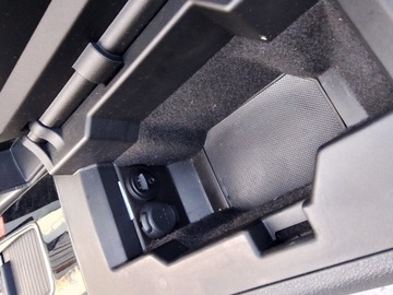 LOKETNÍ OPĚRKA KŮŽE PEUGEOT 508 I FACELIFT EVROPA