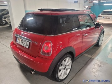 Mini One II Hatchback 1.4 95KM 2009 MINI ONE 1.4i Klimatronik 2xszyberdach Bezwypadkowy 1.4 Benzyna 95KM, zdjęcie 3