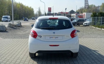 Peugeot 208 I Hatchback 3d 1.0 VTI 68KM 2014 Peugeot 208 1.0VTi 68KM Klima Niski przebieg Zero korozji Oryginalne szyby, zdjęcie 5