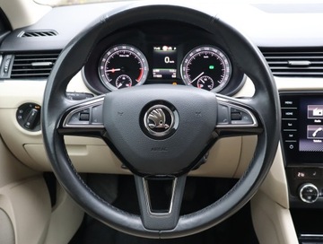 Skoda Octavia III Scout Kombi 2.0 TDI 150KM 2017 Skoda Octavia 2.0 TDI, Salon Polska, Serwis ASO, zdjęcie 19