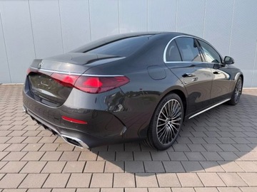 Mercedes Klasa E W214 Sedan 2.0 220d 197KM 2025 E Klasa 220 d 4-Matic AMG 2.0 (197KM) 2025, zdjęcie 3