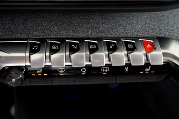 Peugeot 5008 II Crossover Facelifting 1.6 PureTech 180KM 2021 Peugeot 5008 GT kamera Skora adc Nawi PANORAMA bli, zdjęcie 30