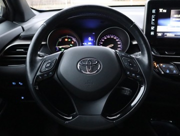 Toyota C-HR I Crossover 1.8 Hybrid 122KM 2018 Toyota C-HR 1.8 Hybrid, Salon Polska, zdjęcie 18