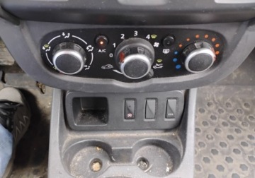 Dacia Duster I SUV Facelifting 1.5 dCi (Euro 6) 90KM 2017 Dacia Duster 2017r, SALON, 1.5DCI. Przetarty prawy bok. Poobijany. Jezdzi., zdjęcie 13