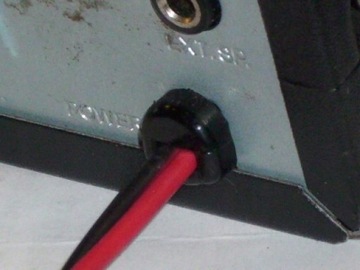 Przepust kabla odgiętka przelotka przejście przewo