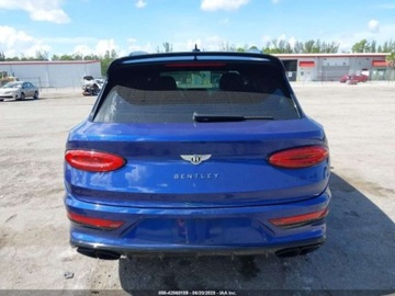 Bentley Bentayga 2022 Bentley Bentayga V8 2022 4.0l 4.0 Benzyna 542KM, zdjęcie 4