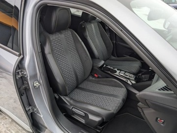 Peugeot 2008 II SUV 1.2 PureTech 130KM 2022 Peugeot 2008 Rezerwacja 1.2 Benzyna 130KM, zdjęcie 37