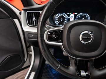 Volvo XC60 II Crossover D4 190KM 2019 VOLVO XC60 D4 R-Design Suv 2.0 190 KM 2019, zdjęcie 13