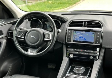 Jaguar F-Pace 2017 Jaguar F-Pace R Sport, Lampy LED, 2.0 D AWD 4x4, Bezwypadkowy Nowy Rozrzad, zdjęcie 9