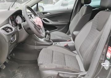 Opel Astra K Sportstourer Facelifting 1.2 Turbo 110KM 2020 Opel Astra 122020r, 1.2 Benzyna. Uszkodzony przod i lewy bok. Jezdzi, zdjęcie 6