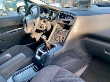 Peugeot 5008 I Minivan 2.0 HDi FAP 150KM 2013 Peugeot 5008 7- Osobowy 2.0 Diesel 150KM, zdjęcie 5