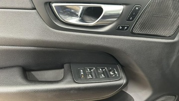 Volvo XC60 II 2019 Volvo XC 60 T8 AWD Plug In Hybrid Inscription, zdjęcie 12