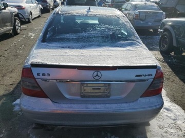 Mercedes Klasa E W211 2008 Mercedes-Benz Klasa E 63 Amg 2008 6.2 Benzyna 507KM, zdjęcie 2