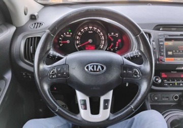 Kia Sportage III SUV 1.7 CRDi 116KM 2013 Kia Sportage 2013r, 1.7 CRDI. Uszkodzony tyl i lekko przod. Jezdzi. 1.7, zdjęcie 11