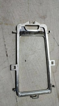 Volvo V40 II 2018r RAHMEN chrom panel mitte