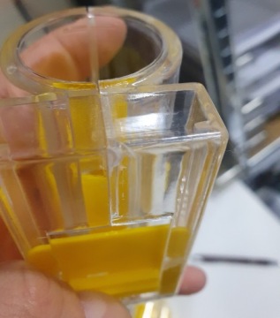 Уловитель пчелиных маток с маркировочным устройством, ЖЕЛТЫЙ