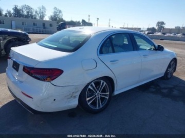 Mercedes Klasa E W213 2022 Mercedes-Benz Klasa E 2022r., 2.0L 2.0 Benzyna 255KM, zdjęcie 3