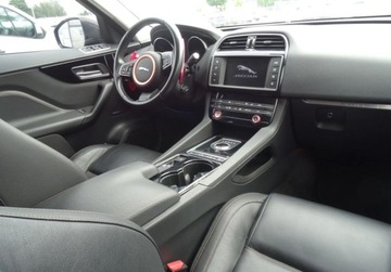 Jaguar F-Pace SUV 3.0 TDV6 300KM 2016 Jaguar F-Pace 3.0D 300KM Automat Led Skora Navi Bezwypadkowy Zarejestrowany, zdjęcie 3