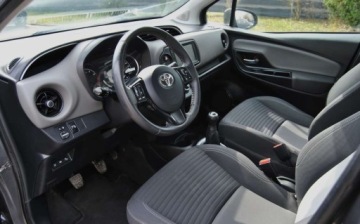Toyota Yaris III Hatchback 5d Facelifting 2017 1.0 VVT-i 72KM 2019 Toyota Yaris GWARANCJA, 1. Rej. 2020r, Benzyna, Asystent pasa, Swietnie ut, zdjęcie 4