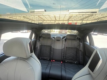 BMW Seria 7 G70 Sedan 3.0 40d 299KM 2024 740d xDrive Limousine, zdjęcie 13