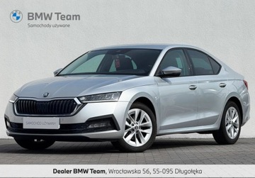 Skoda Octavia IV Liftback 1.5 TSI EVO 150KM 2022 Skoda Octavia Reflektory LED Kamera Keyless Lane Assist Salon PL FVAT